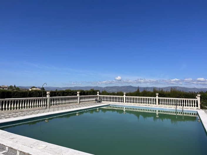 Image No.5-3 Bed Property for sale