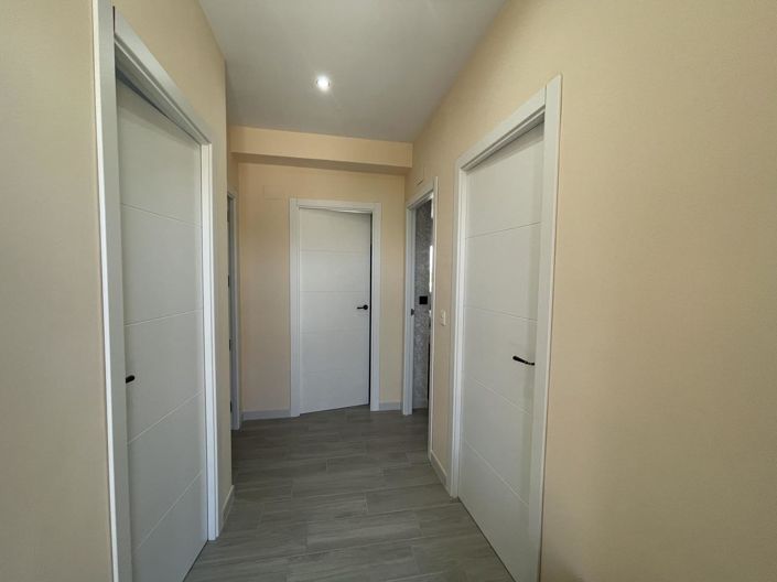 Image No.7-3 Bed Property for sale