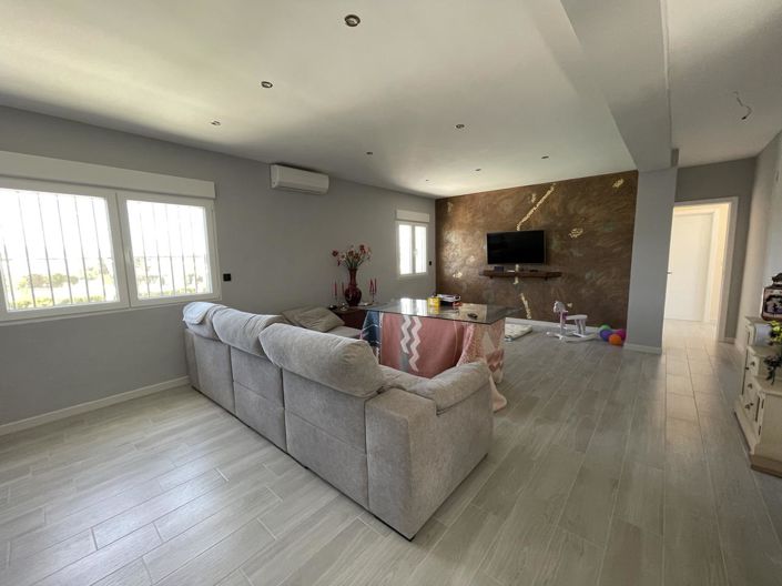 Image No.8-3 Bed Property for sale