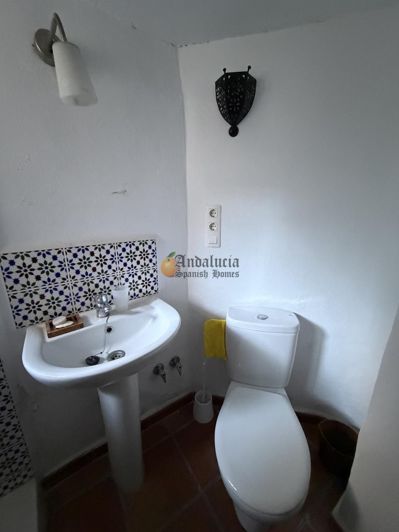 Image No.18-5 Bed Property for sale