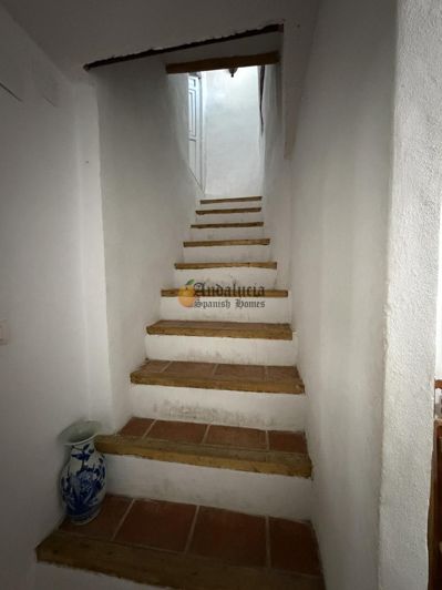 Image No.19-5 Bed Property for sale