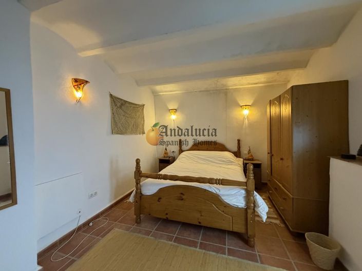 Image No.23-5 Bed Property for sale