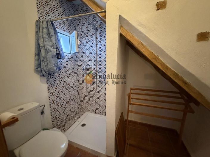 Image No.24-5 Bed Property for sale