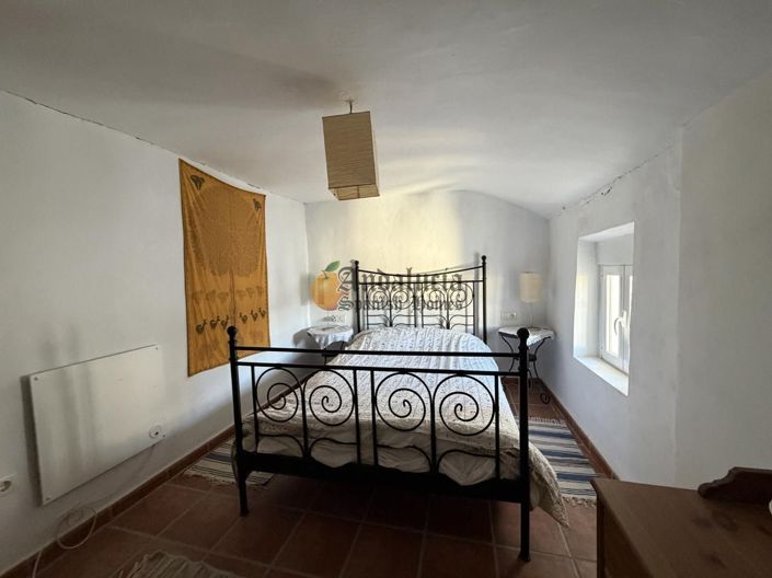 Image No.27-5 Bed Property for sale