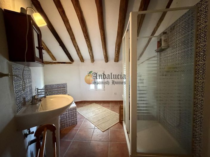 Image No.31-5 Bed Property for sale