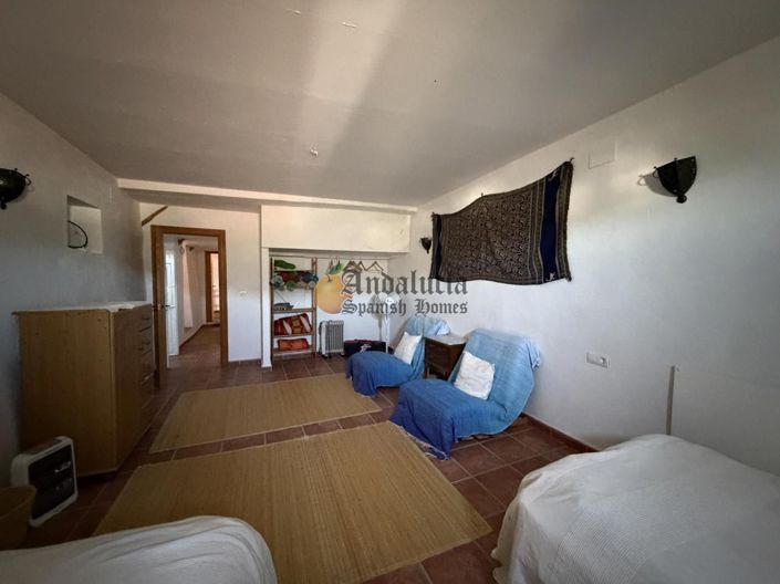 Image No.34-5 Bed Property for sale