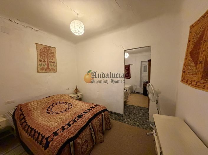 Image No.36-5 Bed Property for sale