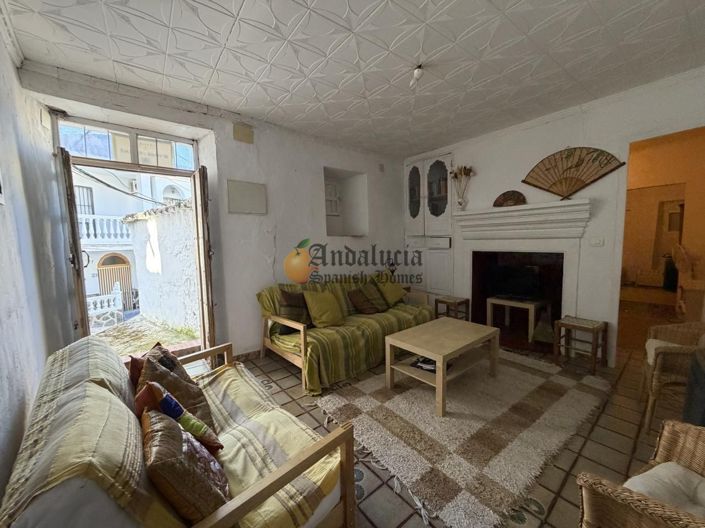 Image No.4-5 Bed Property for sale