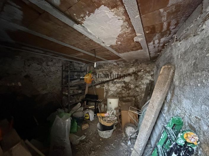 Image No.43-5 Bed Property for sale