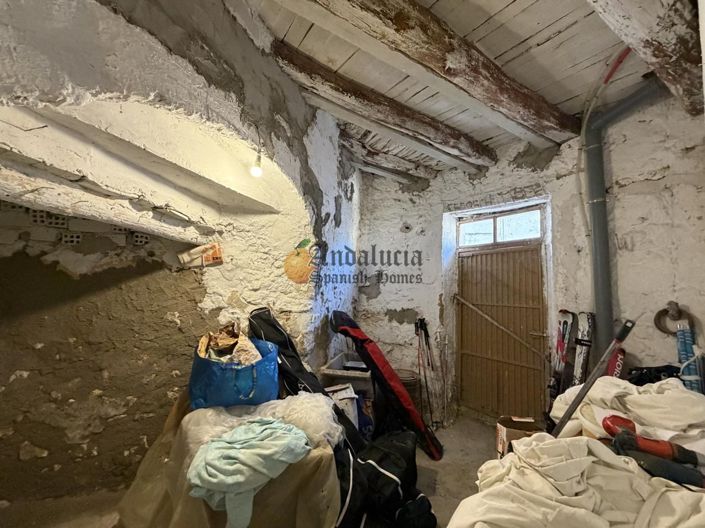 Image No.44-5 Bed Property for sale