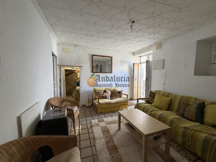 Image No.6-5 Bed Property for sale