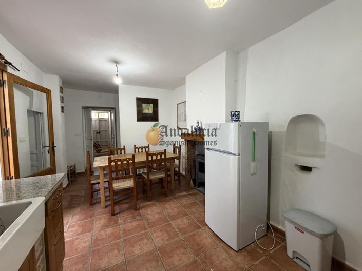 Image No.9-5 Bed Property for sale