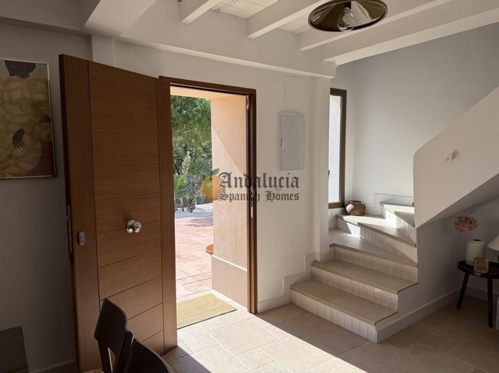 Image No.14-5 Bed Property for sale
