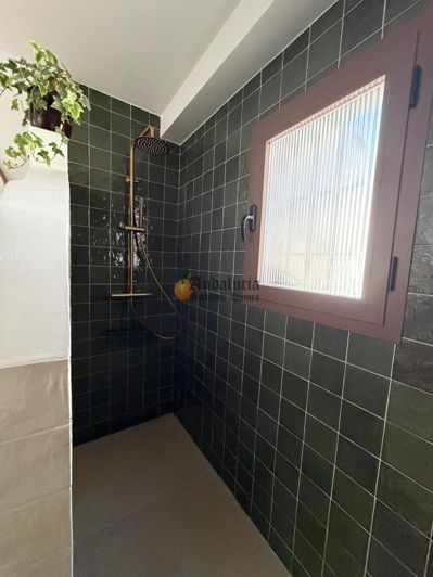 Image No.26-5 Bed Property for sale