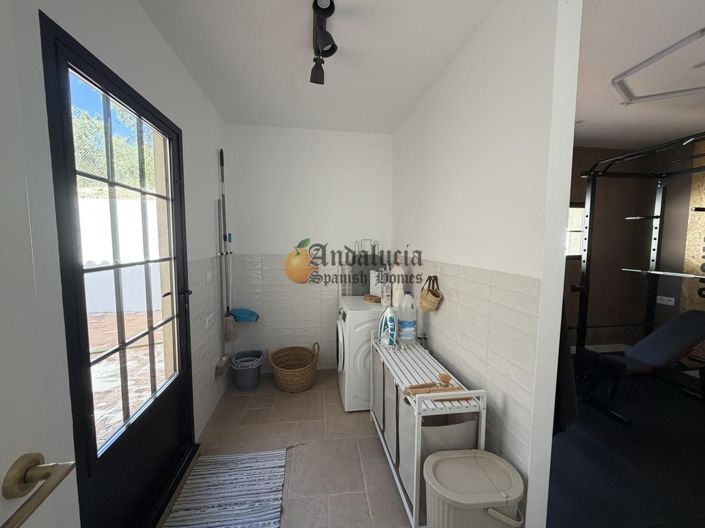 Image No.29-5 Bed Property for sale