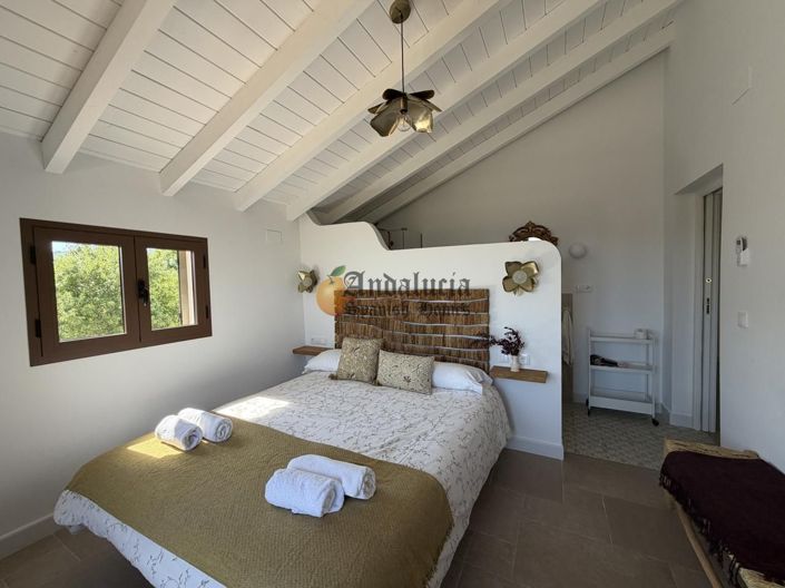 Image No.41-5 Bed Property for sale