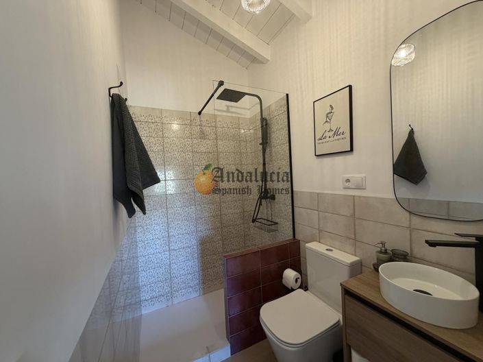 Image No.44-5 Bed Property for sale
