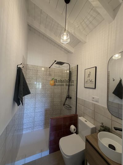 Image No.45-5 Bed Property for sale