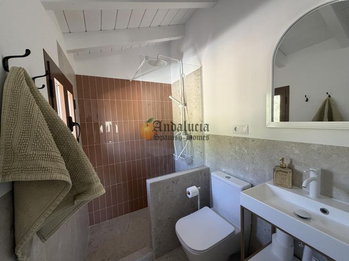 Image No.49-5 Bed Property for sale