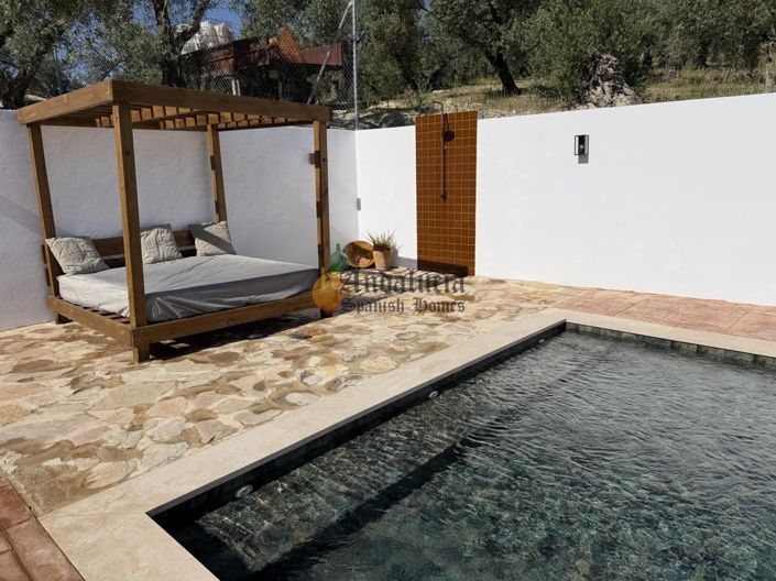 Image No.55-5 Bed Property for sale