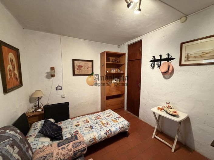 Image No.16-3 Bed Property for sale