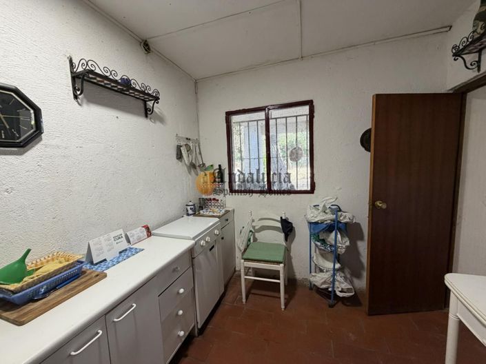 Image No.18-3 Bed Property for sale