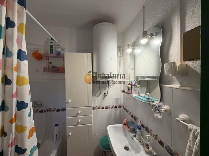 Image No.23-3 Bed Property for sale