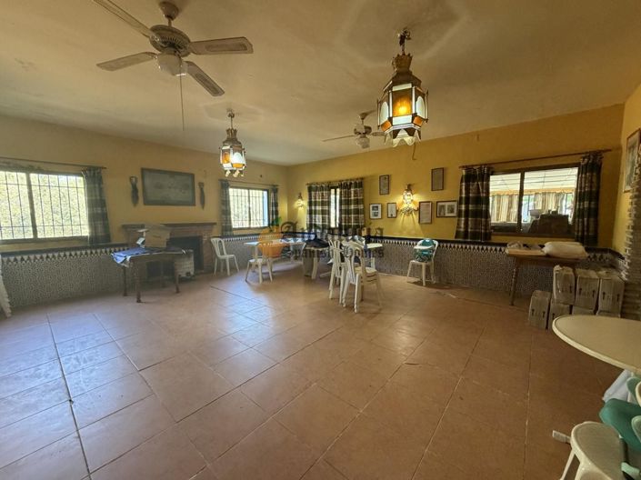 Image No.31-4 Bed Property for sale