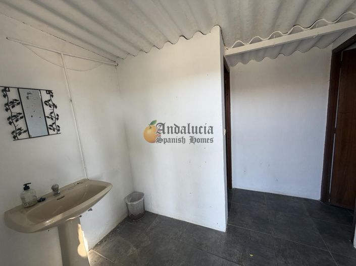 Image No.41-4 Bed Property for sale
