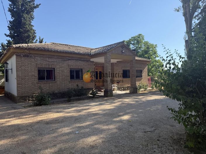 Image No.43-4 Bed Property for sale