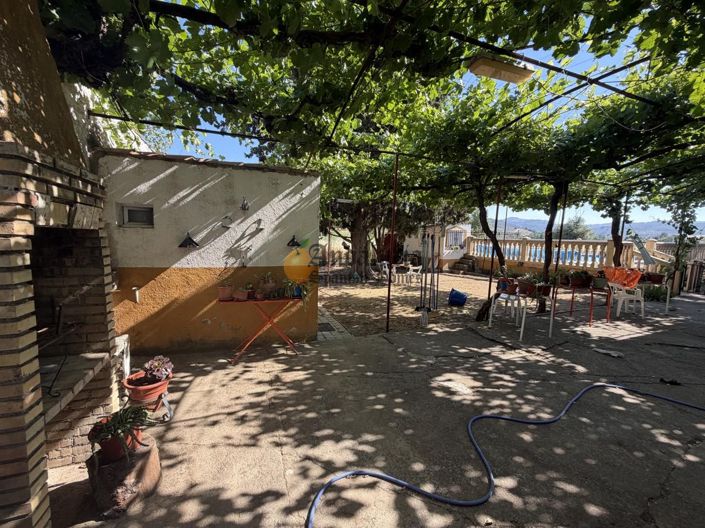 Image No.50-4 Bed Property for sale