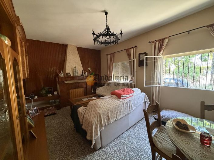 Image No.9-4 Bed Property for sale