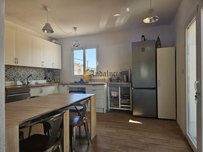 Image No.19-3 Bed Property for sale