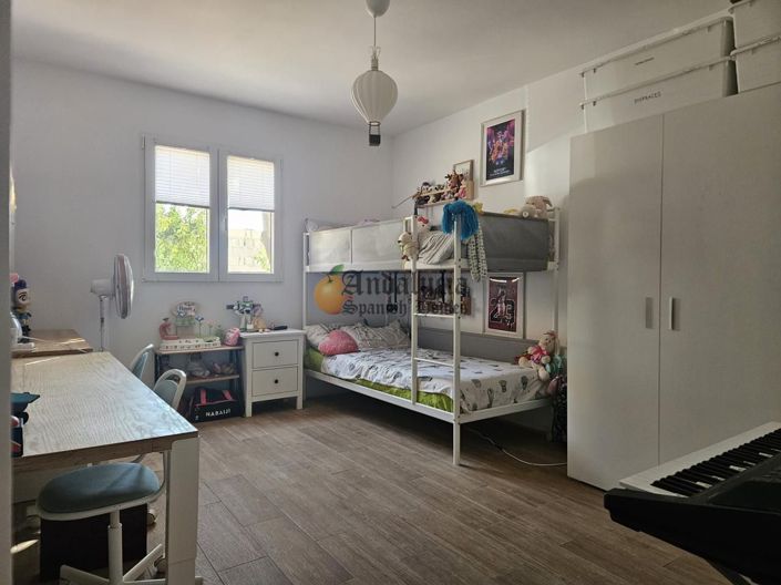 Image No.22-3 Bed Property for sale