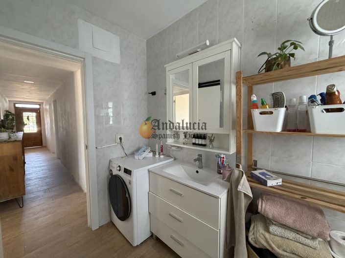 Image No.26-3 Bed Property for sale