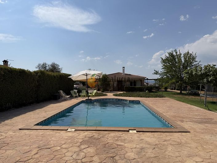 Image No.30-3 Bed Property for sale