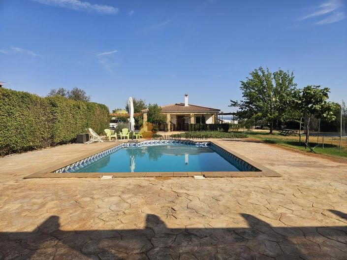 Image No.36-3 Bed Property for sale