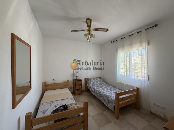 Image No.16-4 Bed Property for sale