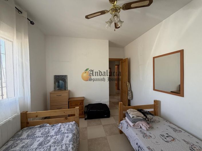 Image No.17-4 Bed Property for sale