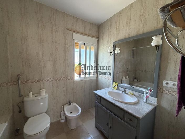 Image No.18-4 Bed Property for sale