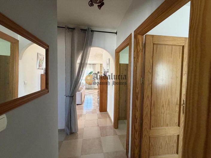Image No.20-4 Bed Property for sale