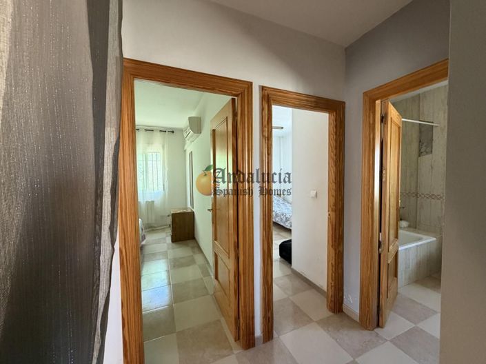 Image No.24-4 Bed Property for sale