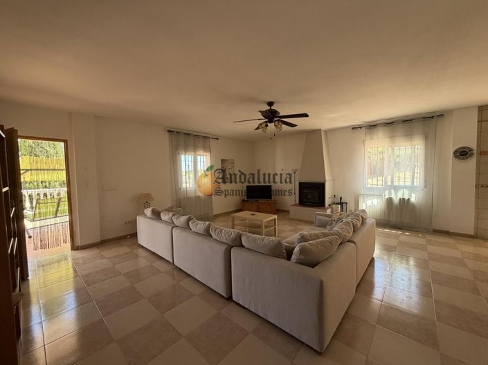 Image No.25-4 Bed Property for sale