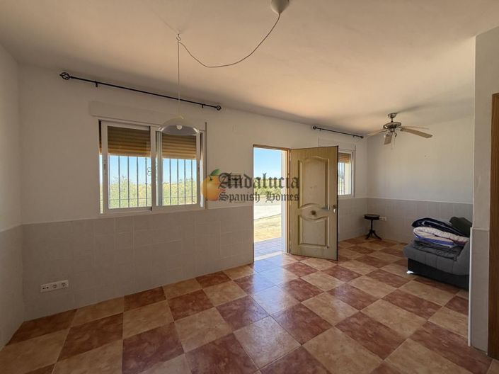 Image No.33-4 Bed Property for sale