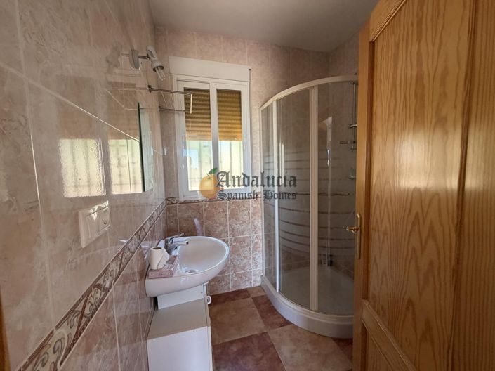 Image No.39-4 Bed Property for sale