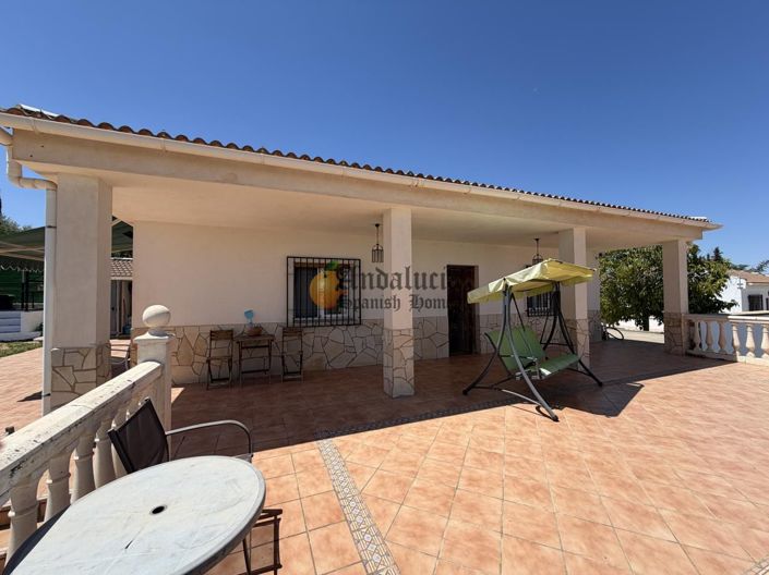 Image No.4-4 Bed Property for sale