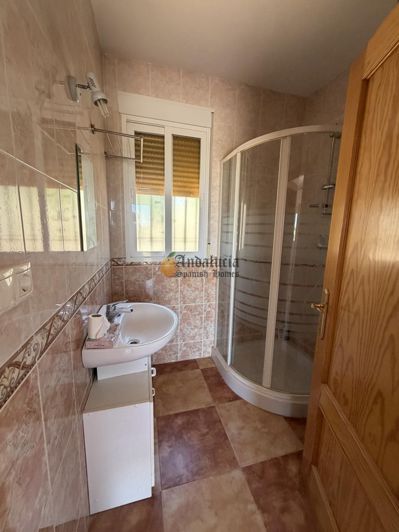 Image No.40-4 Bed Property for sale