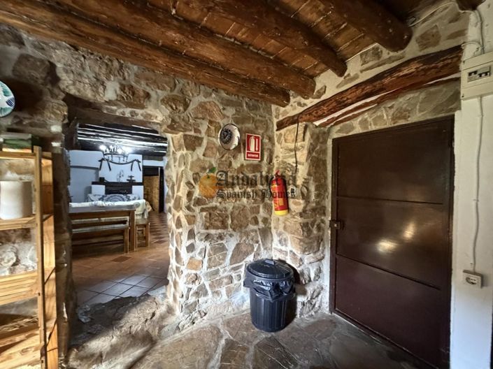 Image No.41-6 Bed Property for sale