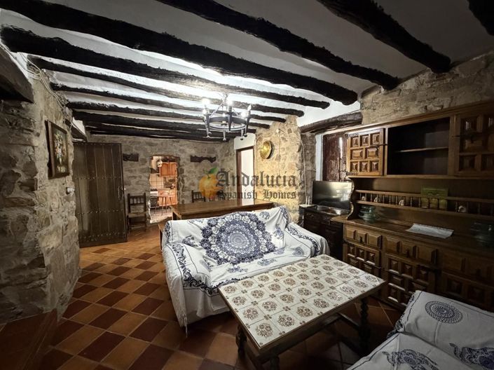 Image No.43-6 Bed Property for sale