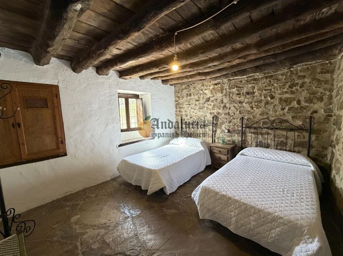 Image No.44-6 Bed Property for sale